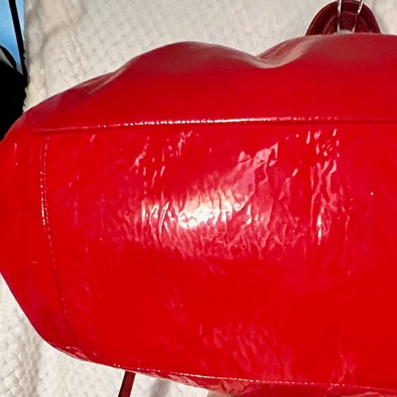 COACH-STUNNING RED POPPY PATENT LEATHER BAG - Picture 5 of 10